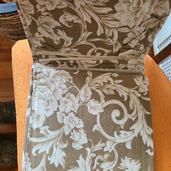 Dunlap Reversible Throw - Picture 5 of 5